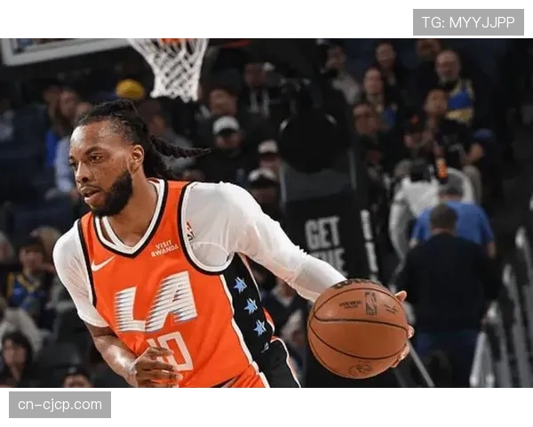 加兰与伦纳德挡拆配合初现 快船关键球战术增添新选项